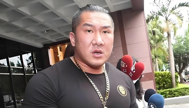 记者:马奎尔三年前被剥夺队长袖标,如今被视为曼联第二领袖